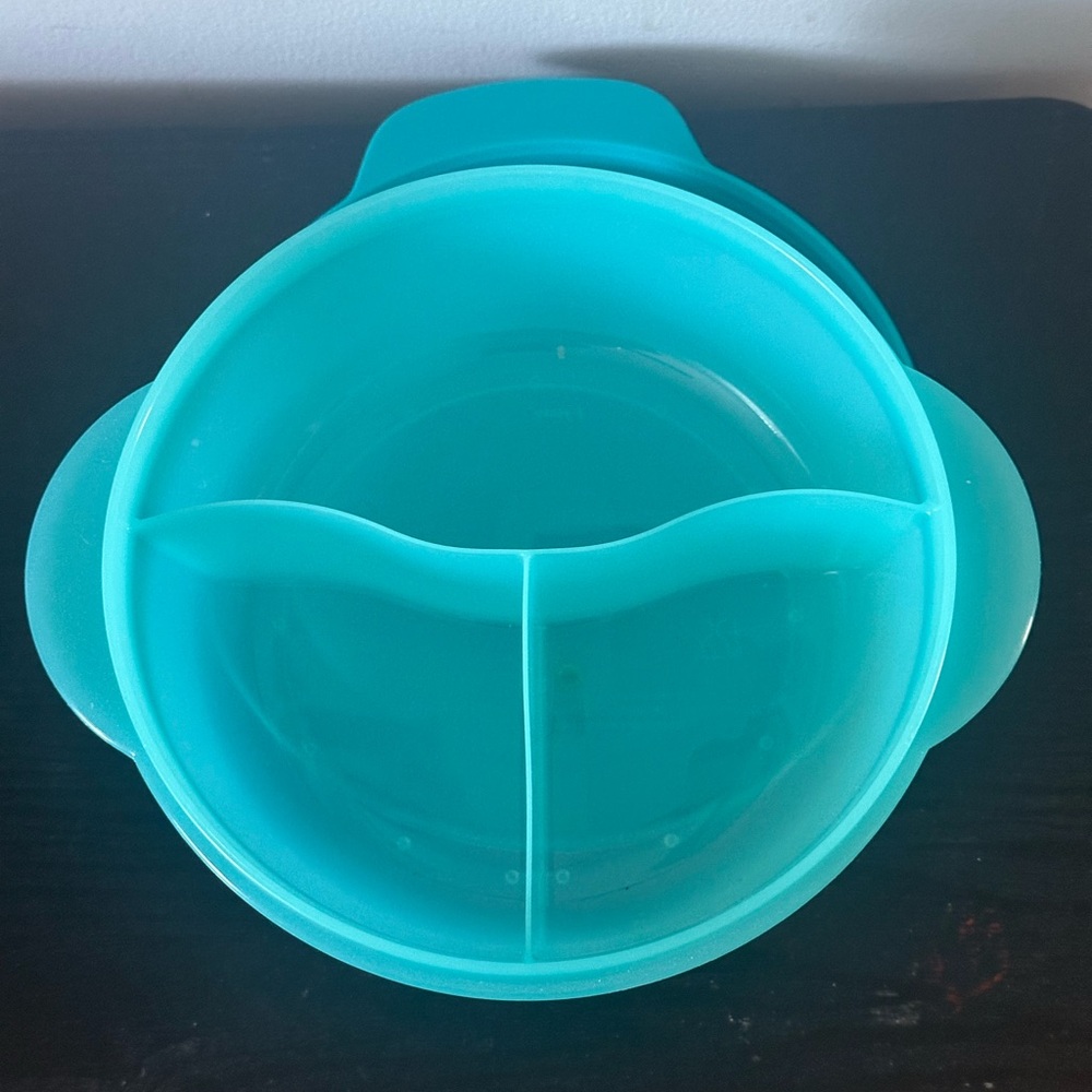 Tupperware Crystal Wave Divided Containers - Picture 4 of 9